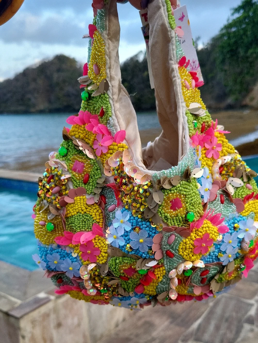 NWT Viral Beaded 3D embellished flower pedals sequin coral mini handheld tote